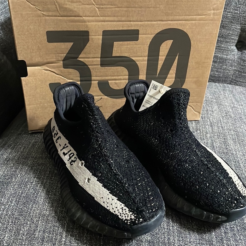 Yeezy Boost 350 V2 Oreos